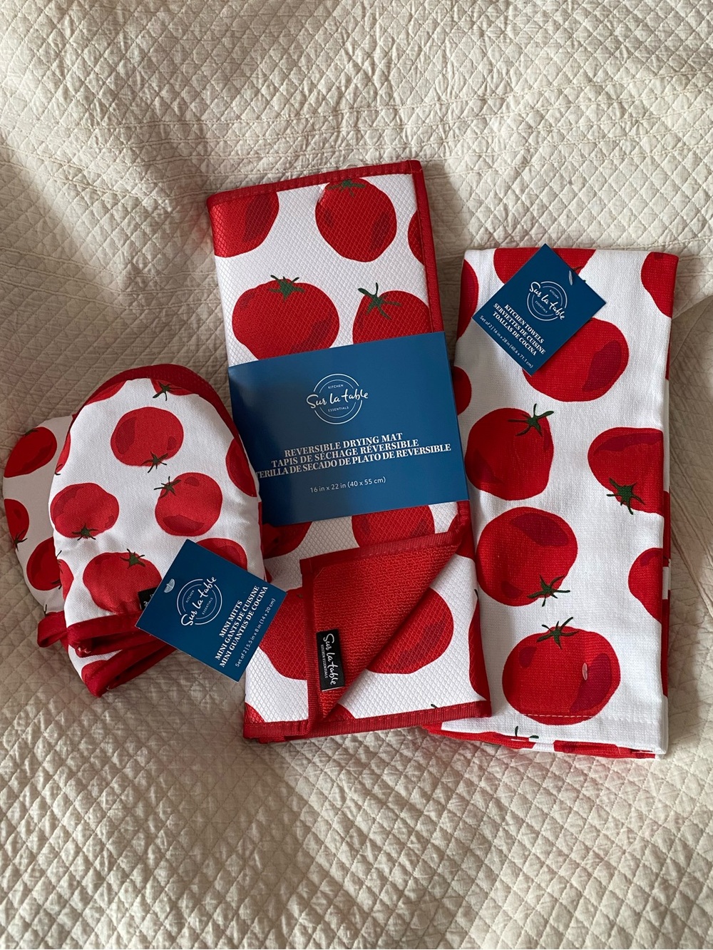 Sur La Table “Tomato” Drying Mat, Mini Oven Mitts and Kitchens Towel Set